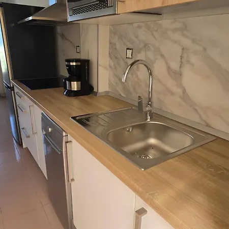 فيلة Santa Ana 23 *